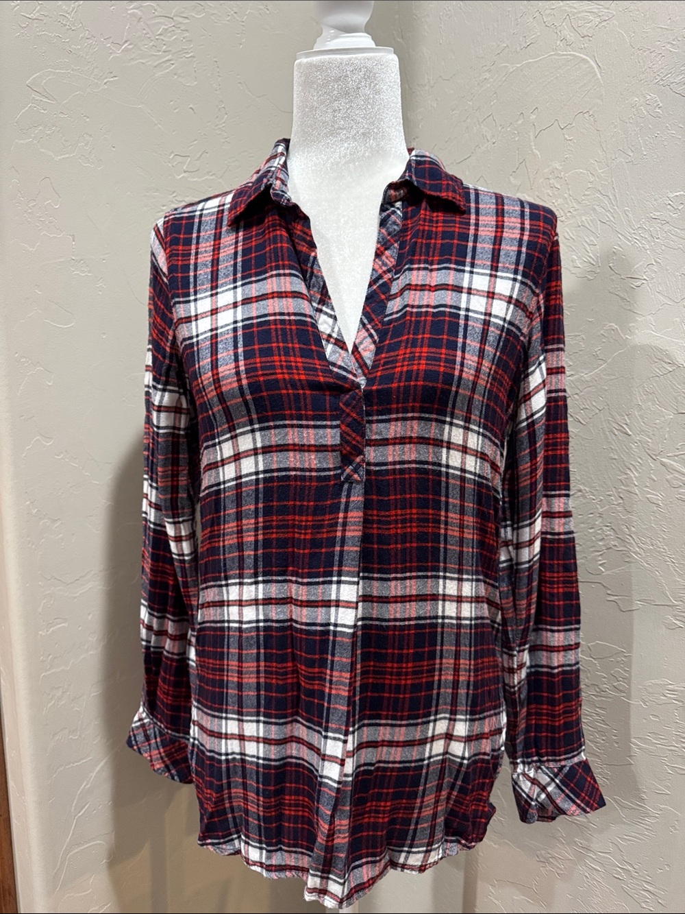 Red plaid flannel top gap extra small gently worn